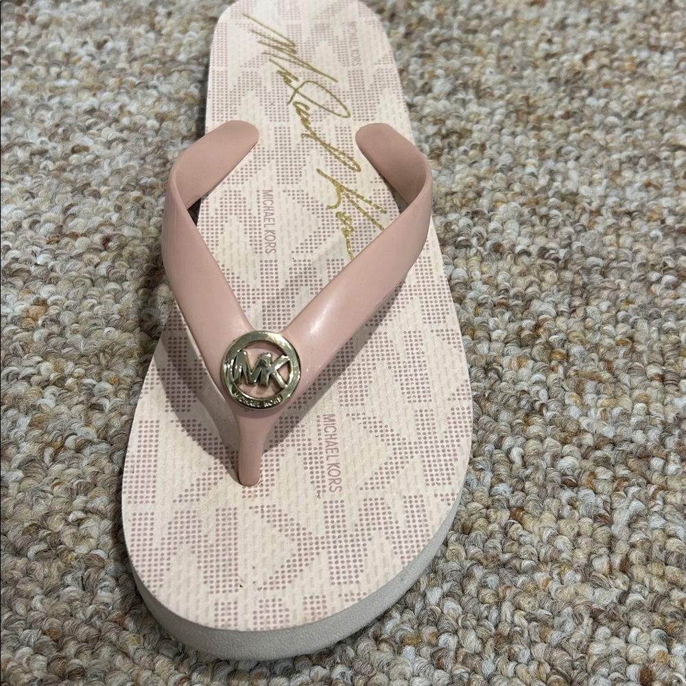 Michael Kors Blush Pink Signature Logo Flip Flop Sandals Size 8 - Picture 6 of 11